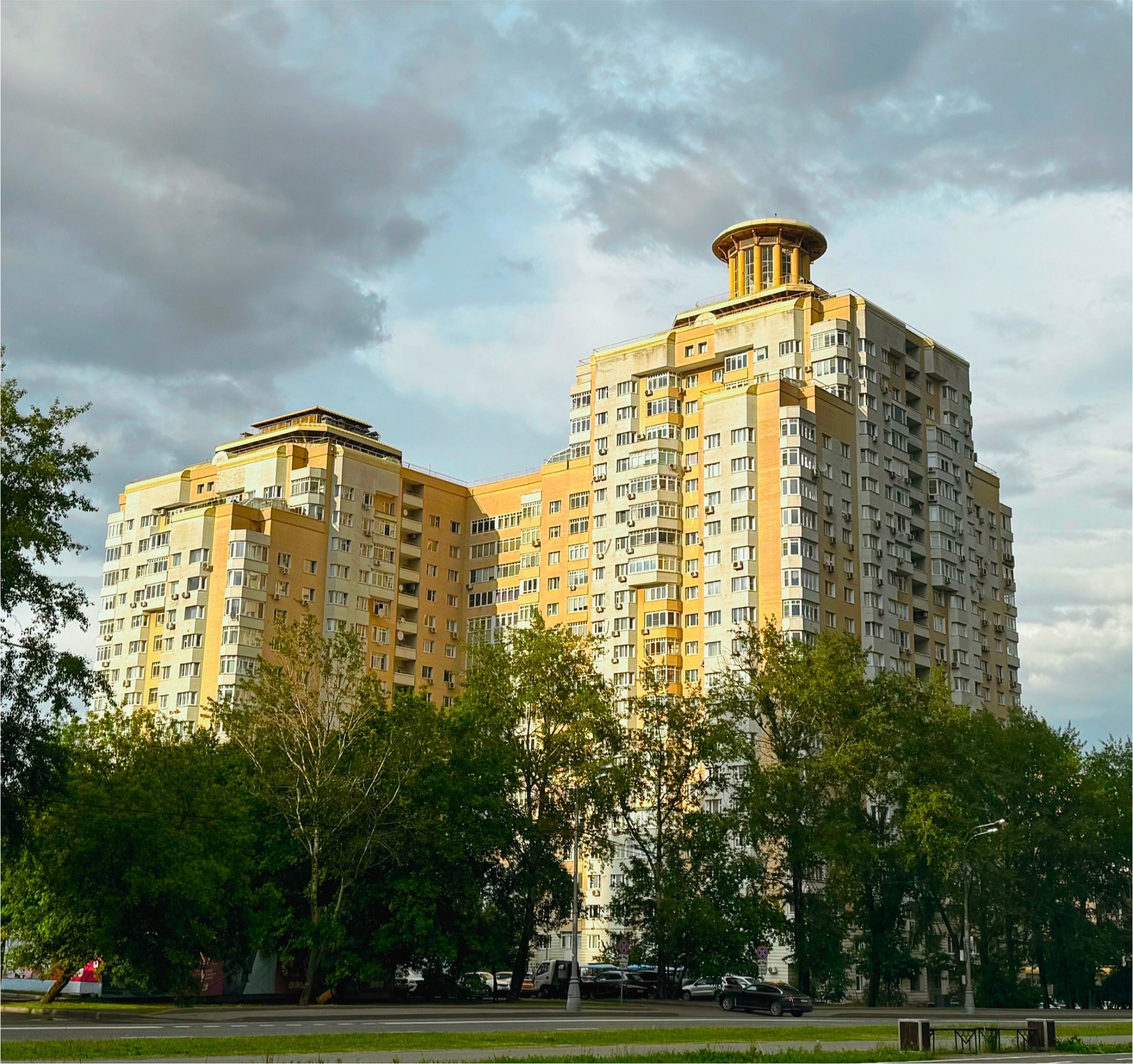 В нашем доме заработала система распознавания лиц для входа в подъезд